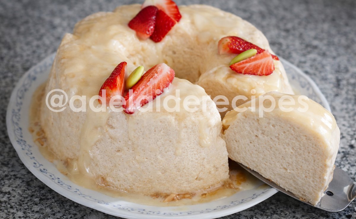 Molotof with Sour Cream | The Perfect Clara Pudding