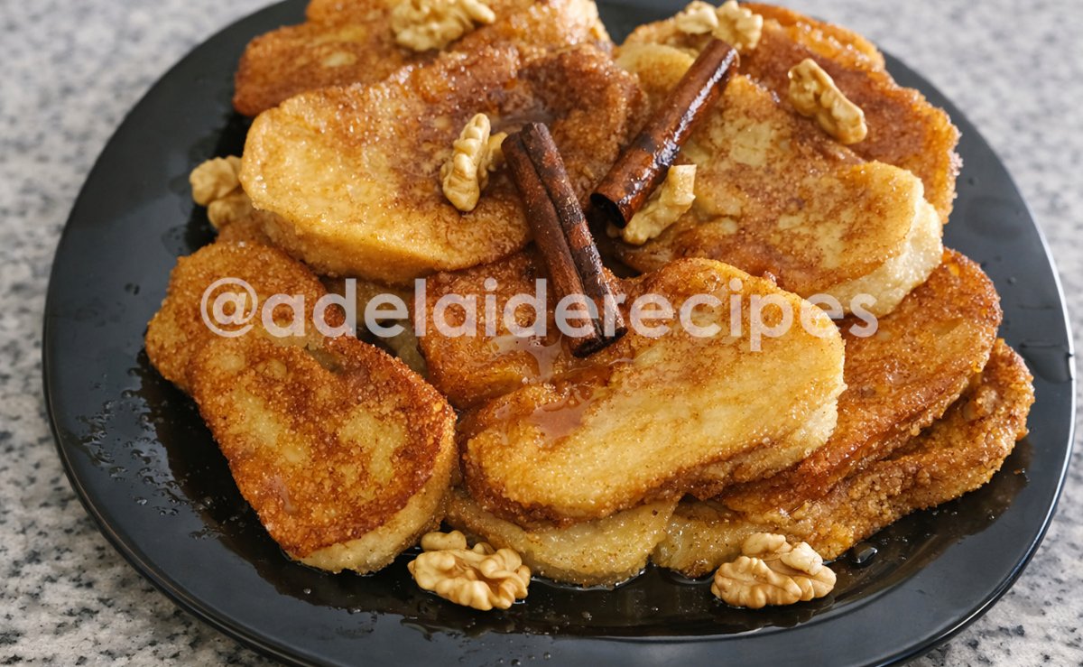 French toast with port wine syrup and honey | Christmas Recipe