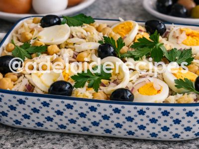 Salada de Grão de Bico com Bacalhau | Receita Fresca, Rápida e Saudável
